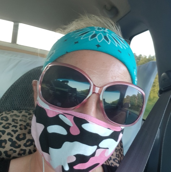 Meet your Posher, Rachel - Picture 1 of 1